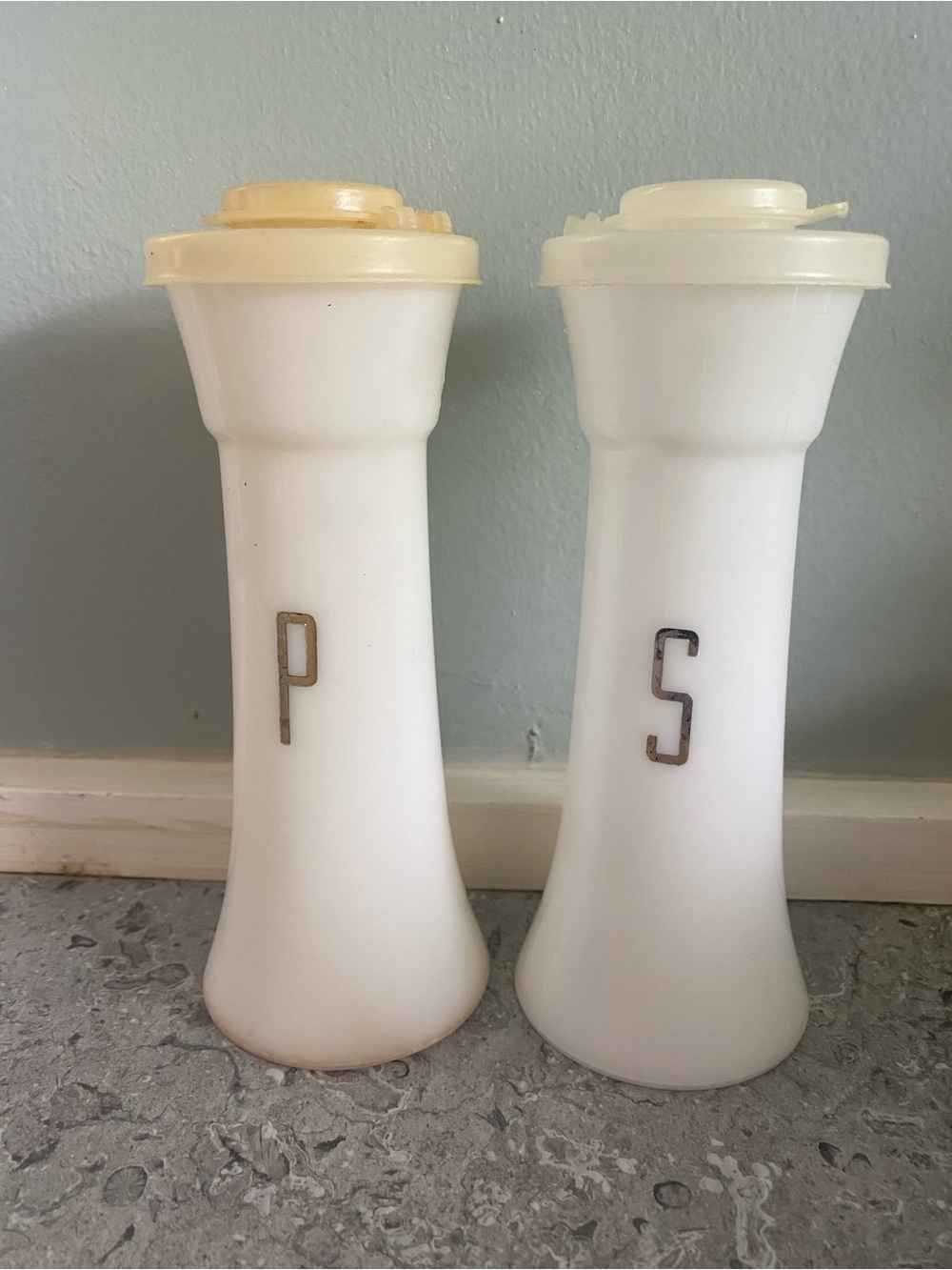 Vintage Tupperware 6" Large Hourglass Salt & Pepper Shakers Gold Letters